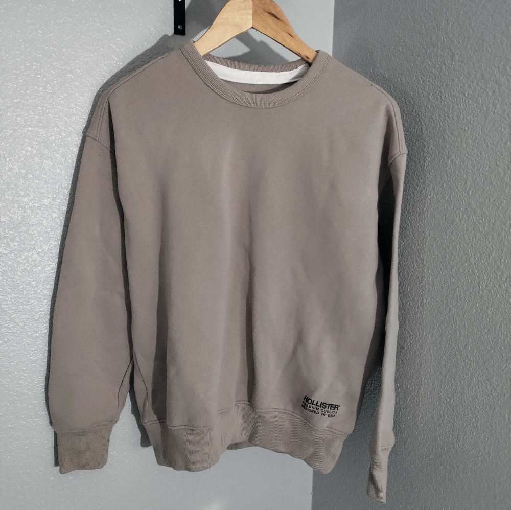 Men's sweater size small